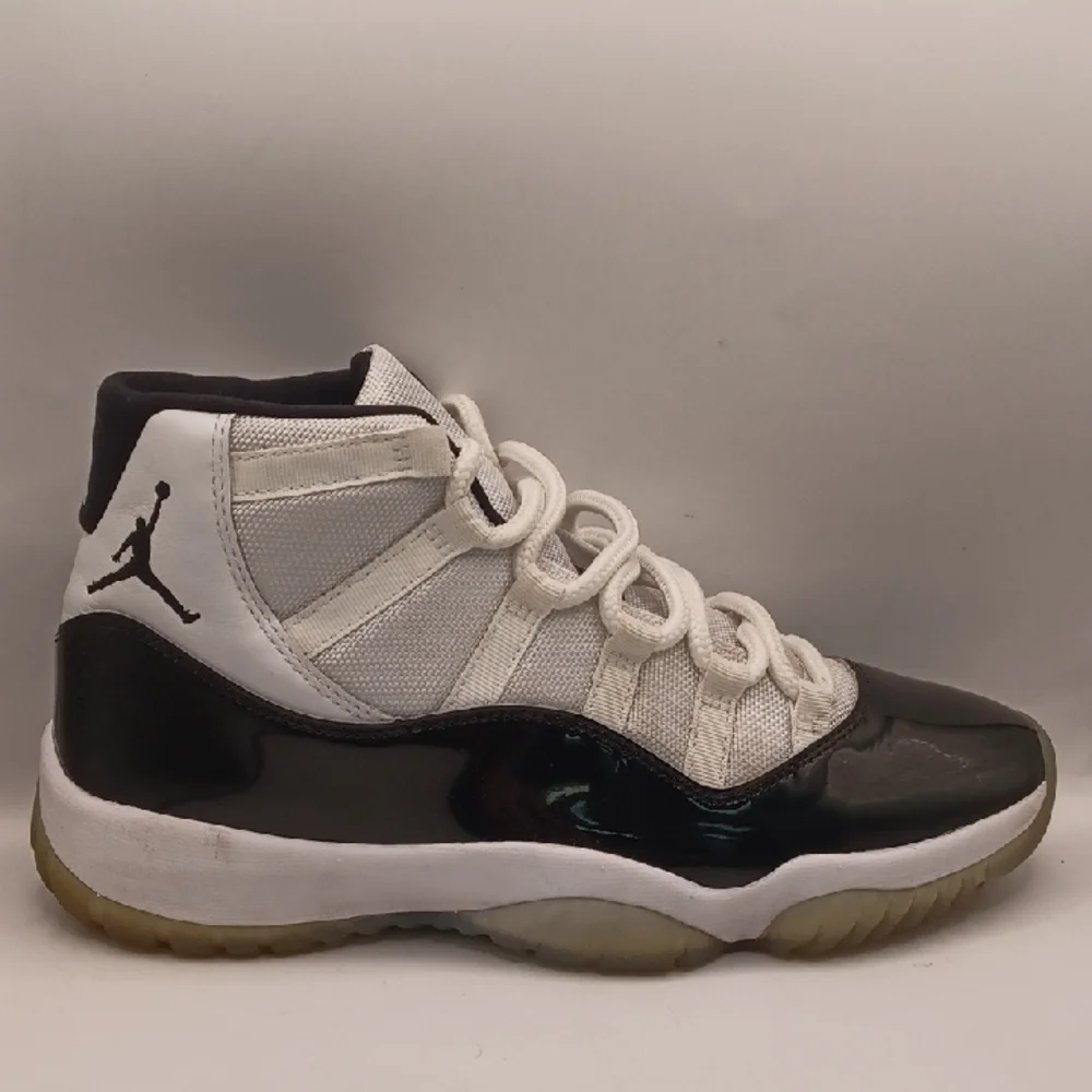 Pre-Owned Nike Air Jordan 11 Retro-White/Black Men Size 9.5US 378037100 - Picture 10 of 16